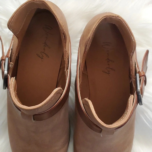 𝚆𝚘𝚗𝚍𝚎𝚛𝚕𝚢 𝚋𝚘𝚘𝚝𝚜, 𝙽𝚎𝚟𝚎𝚛 𝚠𝚘𝚛𝚗, 𝚐𝚛𝚎𝚊𝚝 𝚌𝚘𝚗𝚍𝚒𝚝𝚒𝚘𝚗! - Picture 3 of 10